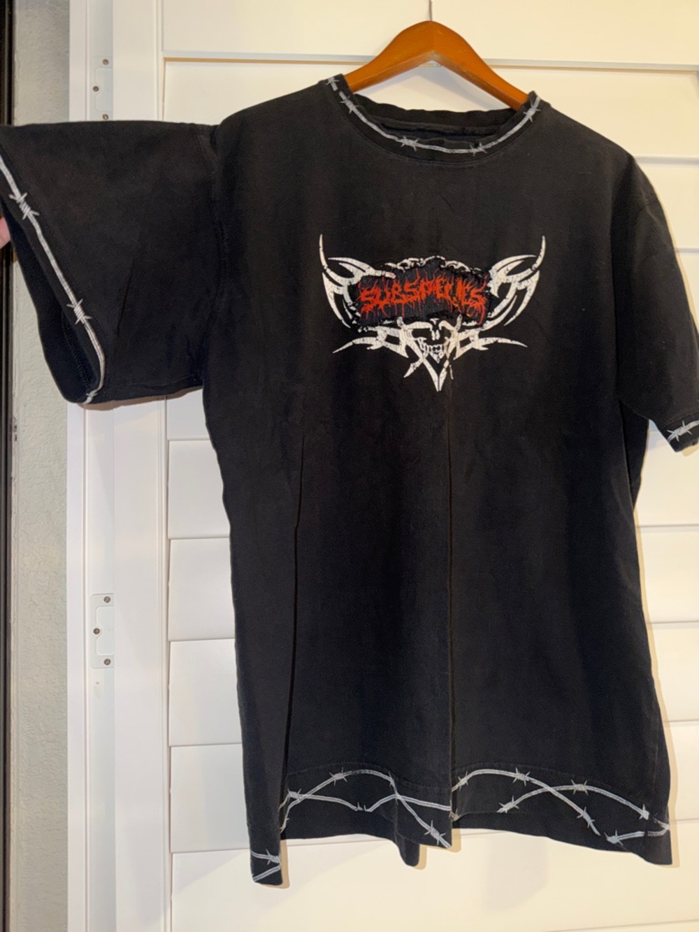 Palm Angels Black Tee with Red and White Barbed Wire Graphic